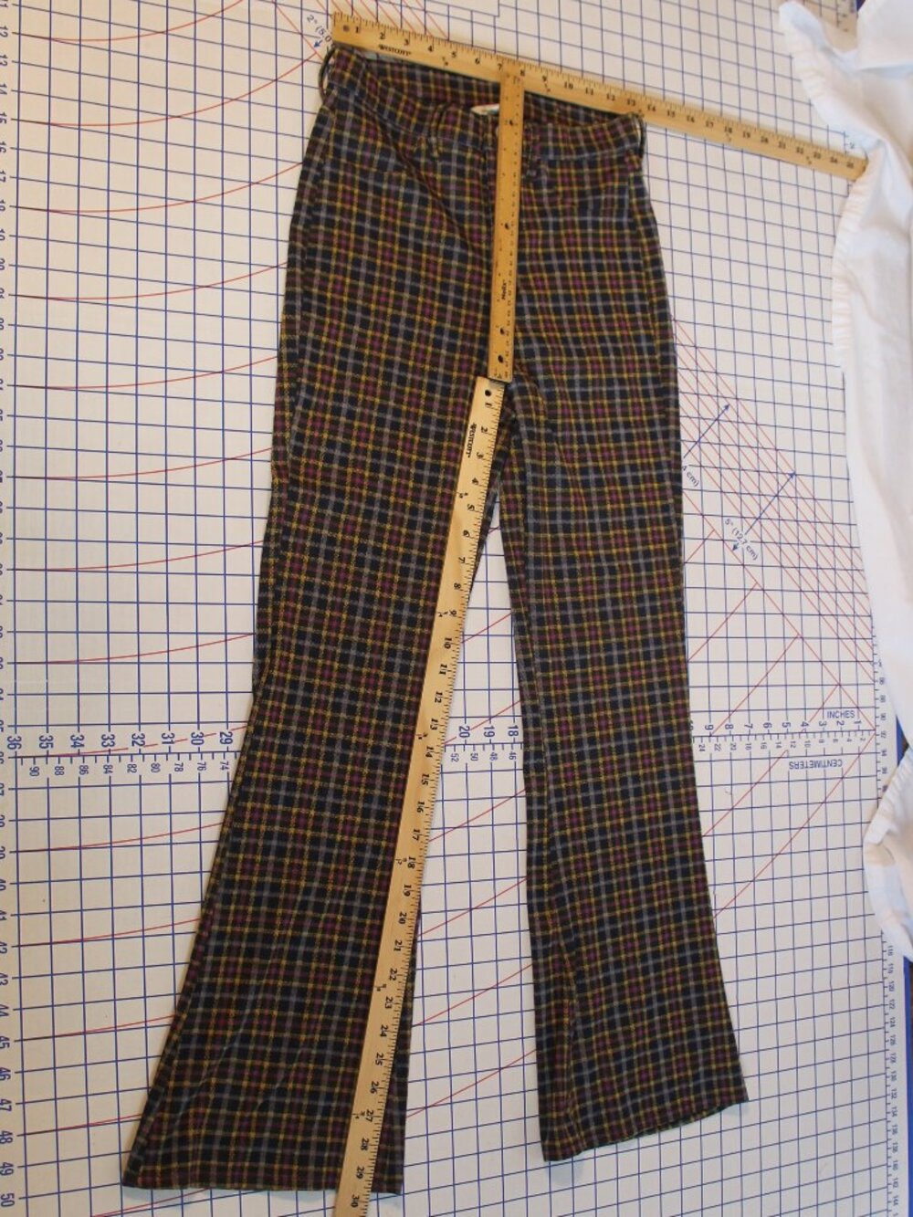 American Eagle Stretchy Knit Plaid Flare Pants 6R (Long Inseam) - Picture 5 of 9